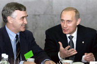 А.Н. Скринский (слева) и В.В. Путин