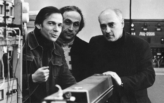 М. С. Золотарев И. Б. Хриплович и Л. М. Барков, 1970 г.