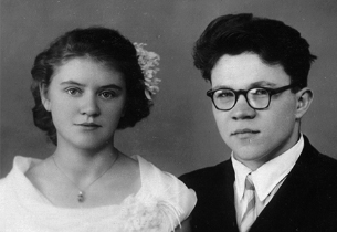 Молодожены 
	              Инна и Николай Добрецовы. 1957 г.